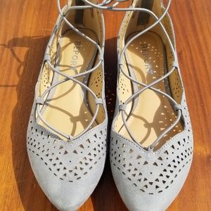 Report Cute Gray Flats Size 7
